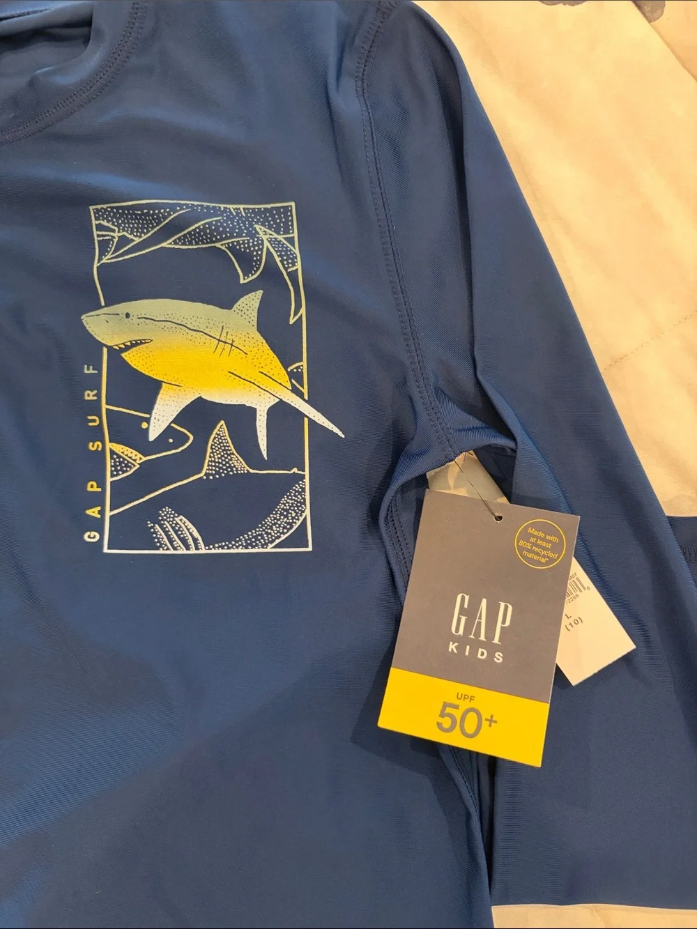 GAP Men's Navy Long Sleeve Rash Guard with Yellow Fish Graphic L 10